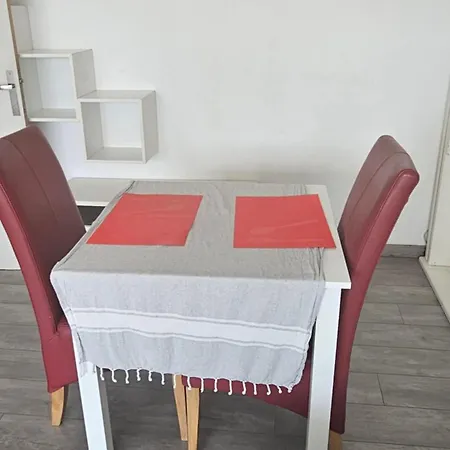 Grand Studio Proche Centre Et Plage *